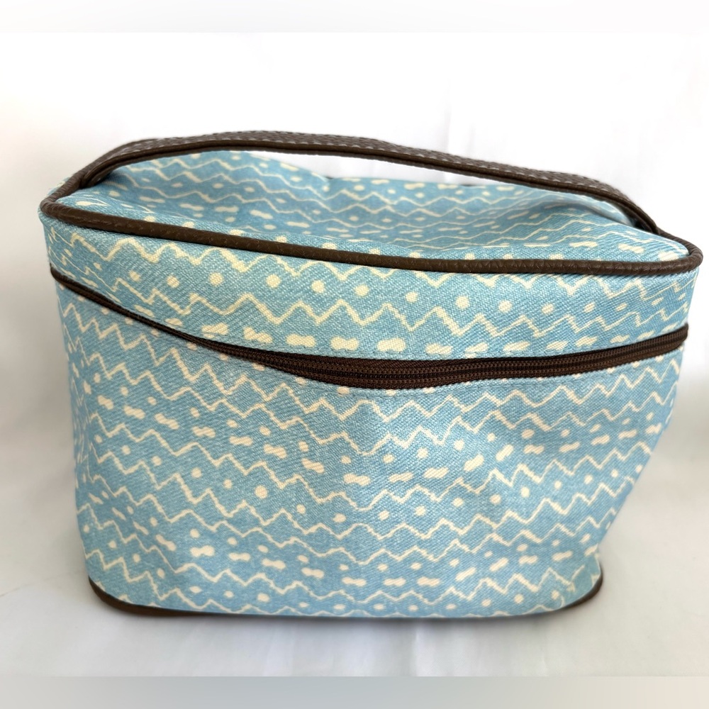 Vintage ESTEE LAUDER Cosmetic Makeup Zippered Bag Baby Blue White EUC CLEAN